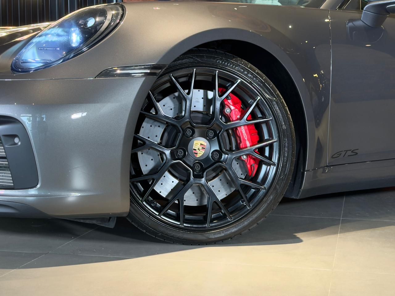Porsche 911 Carrera 4 GTS - foto 3