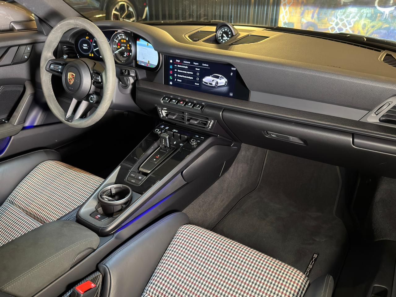 Porsche 911 Carrera 4 GTS - foto 11