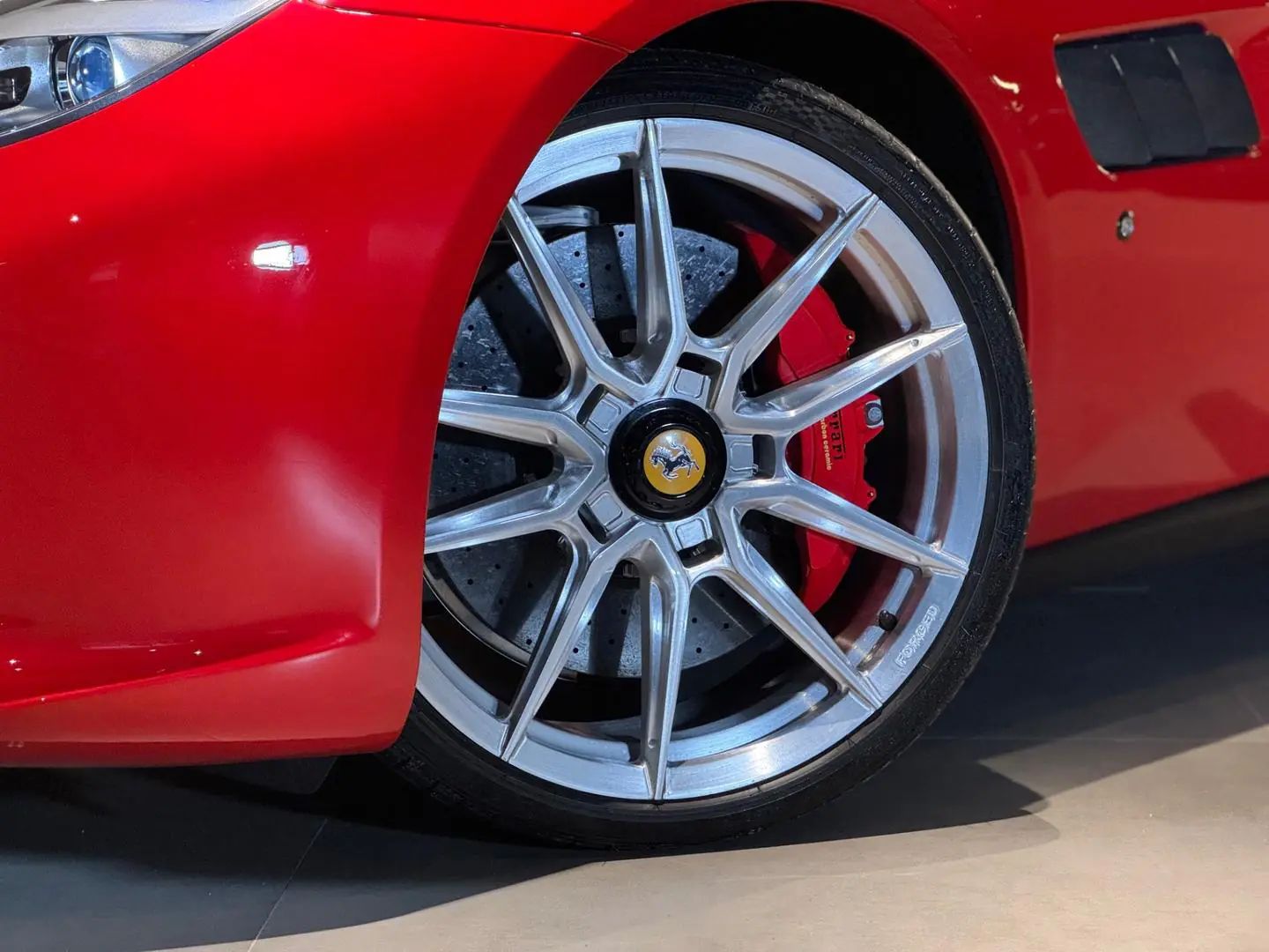 Ferrari GTC4 Lusso - foto 2