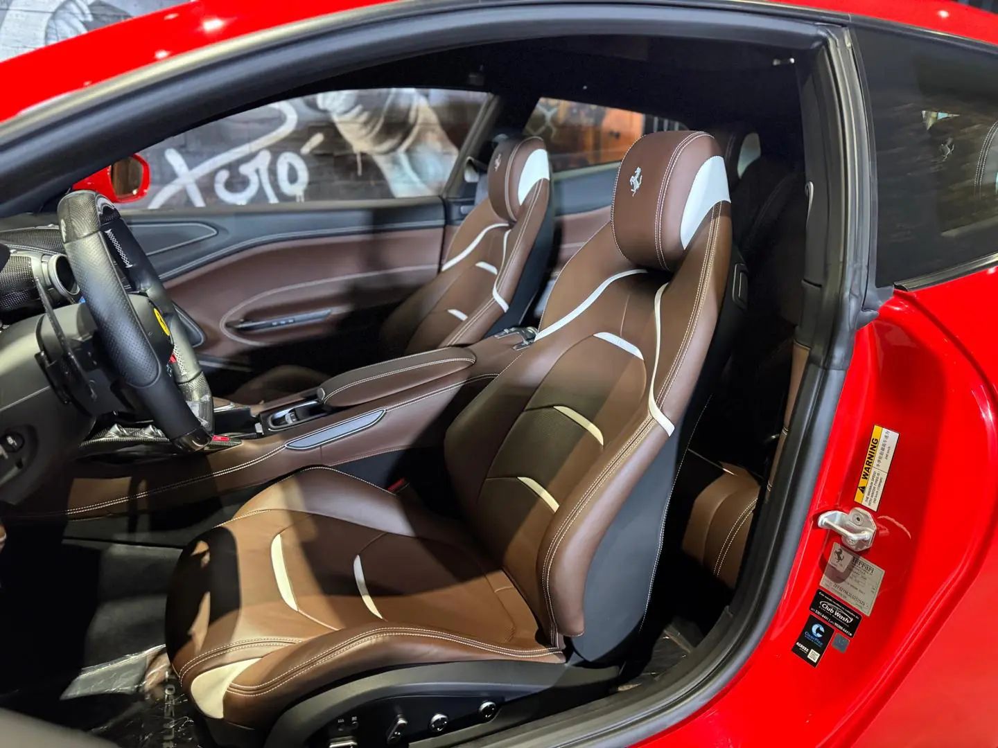 Ferrari GTC4 Lusso - foto 12