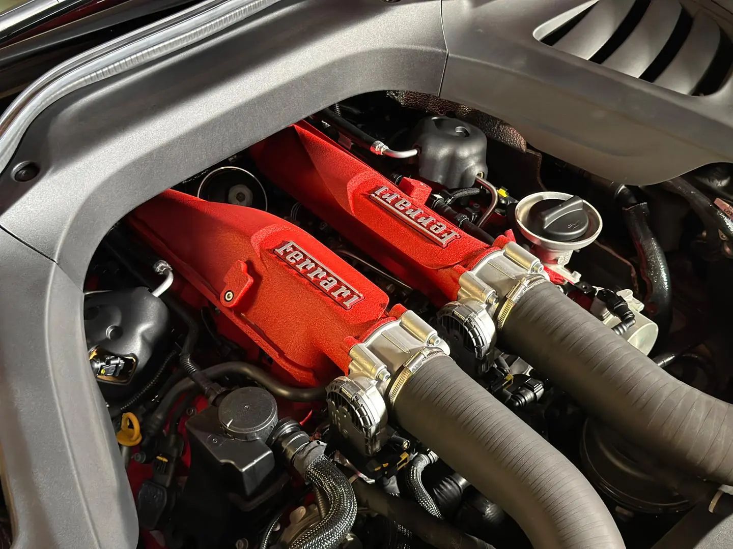 Ferrari GTC4 Lusso - foto 6