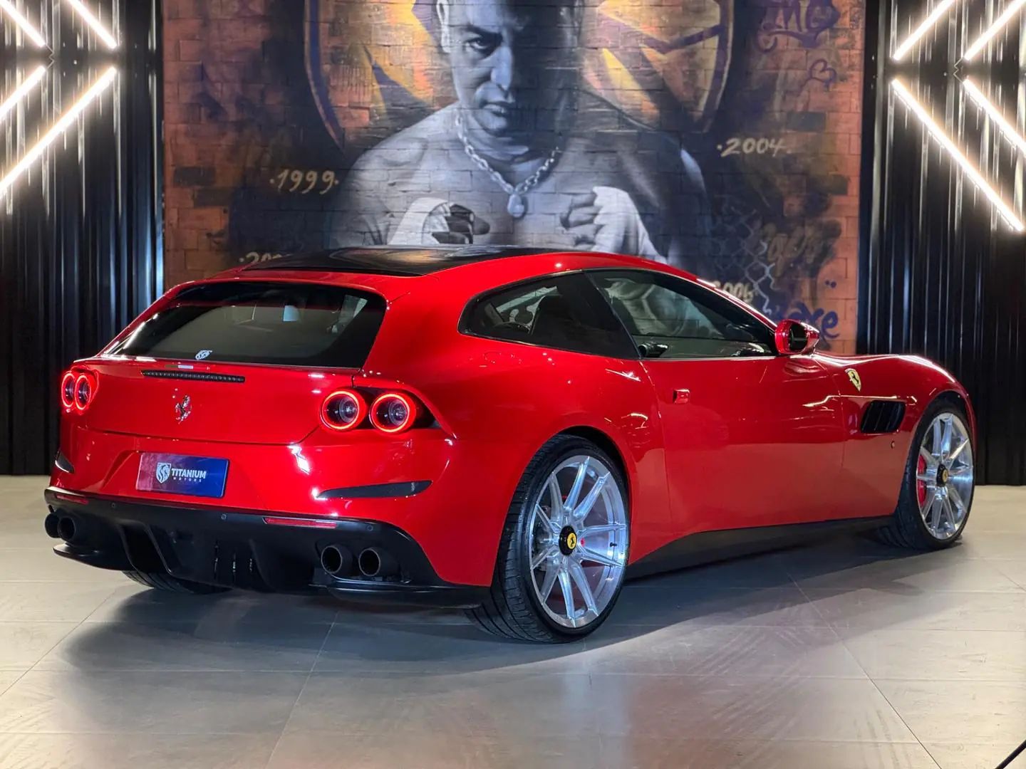 Ferrari GTC4 Lusso - foto 9