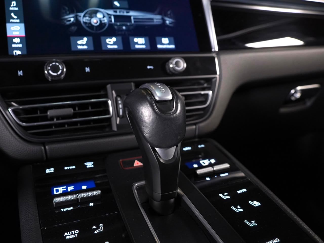 Porsche Macan T - foto 14