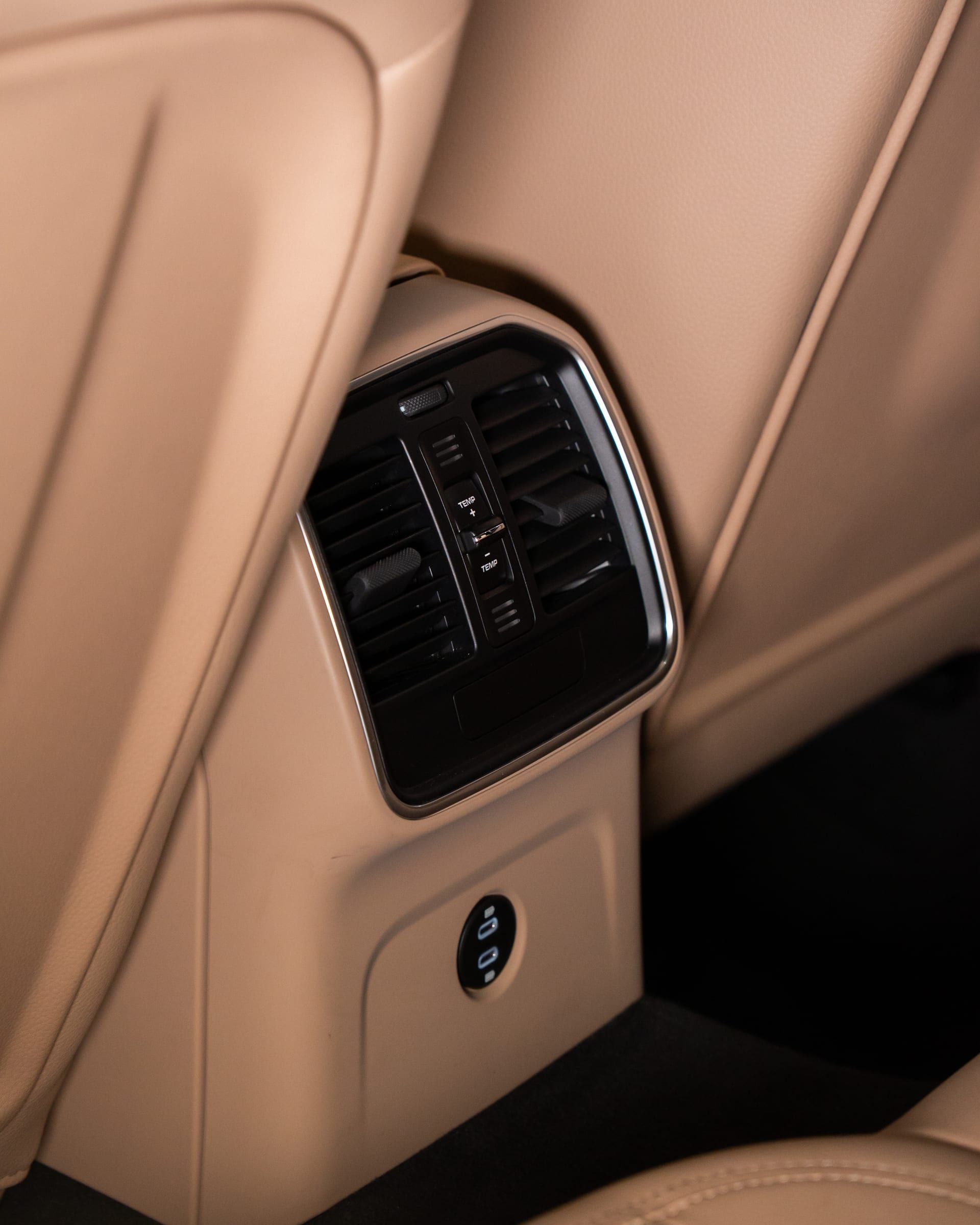 Porsche Macan 2.0 Turbo - foto 13