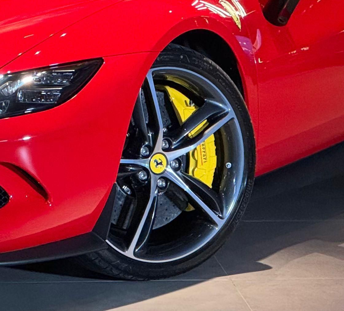 Ferrari 296 GTS - foto 15