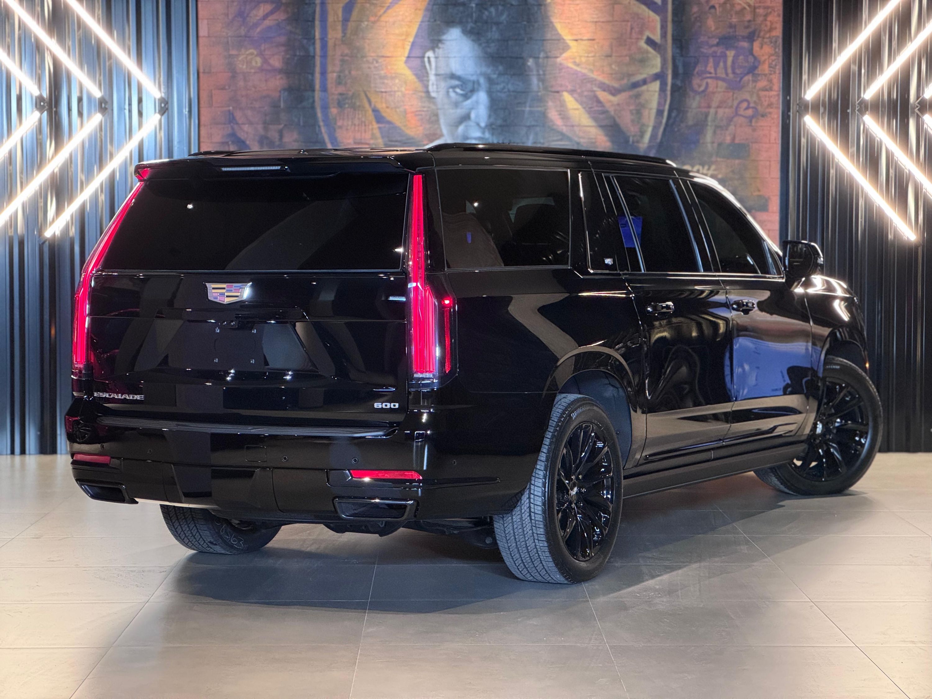 Cadillac Escalade AWD 6.0 V-8(at) 345cv 4P, ESV. - foto 7