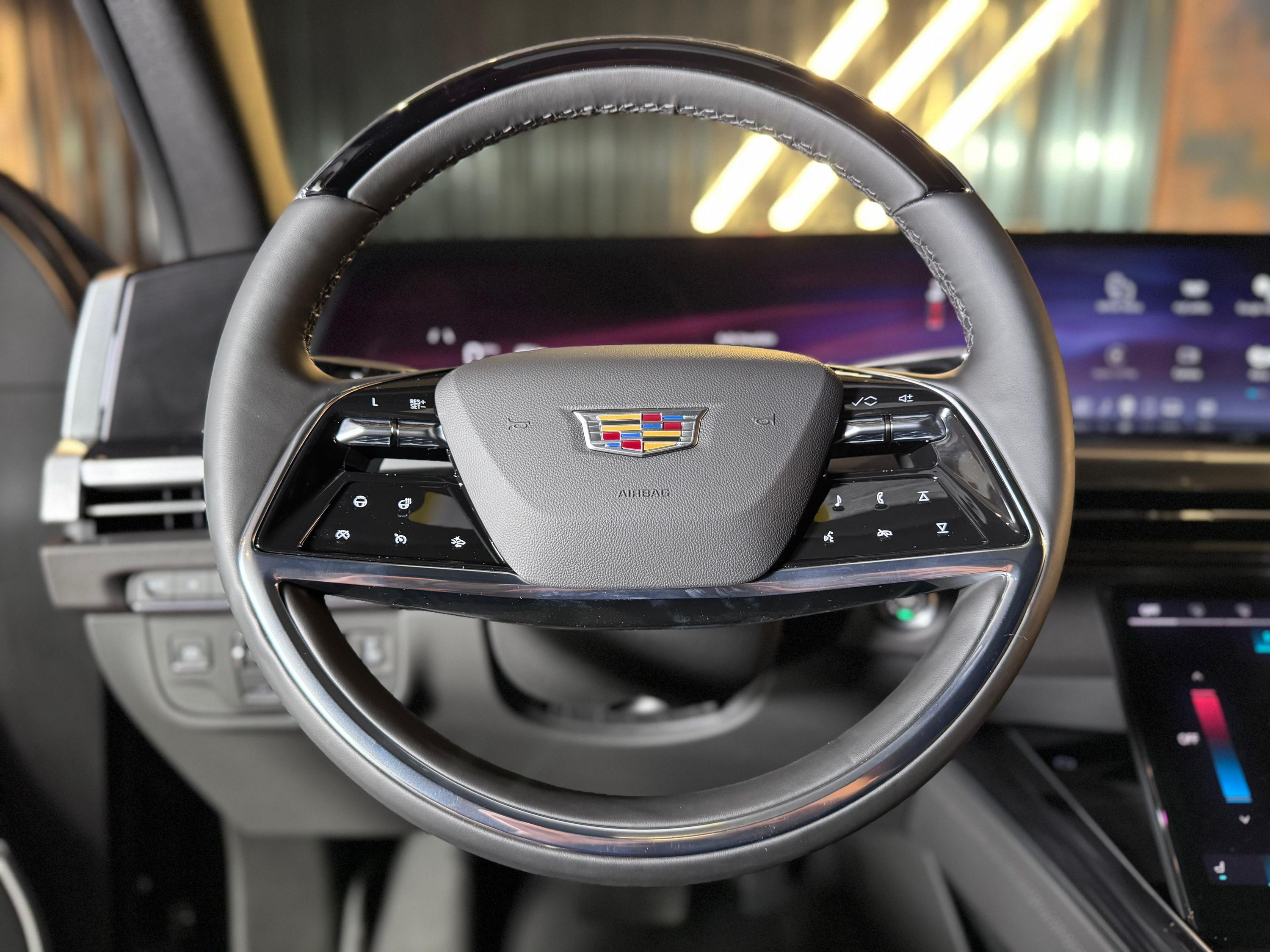 Cadillac Escalade AWD 6.0 V-8(at) 345cv 4P, ESV. - foto 9