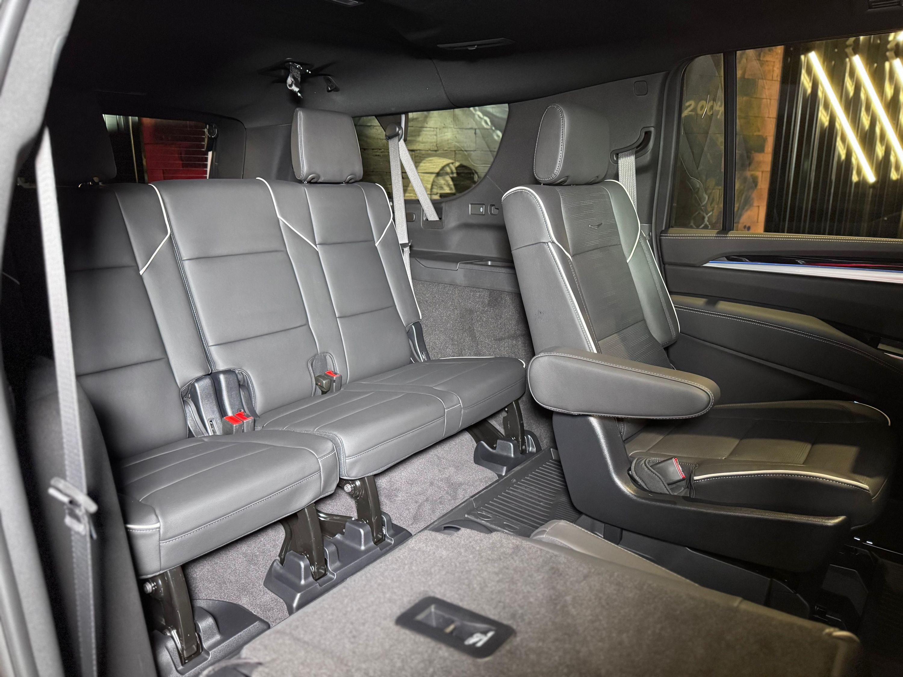 Cadillac Escalade AWD 6.0 V-8(at) 345cv 4P, ESV. - foto 15