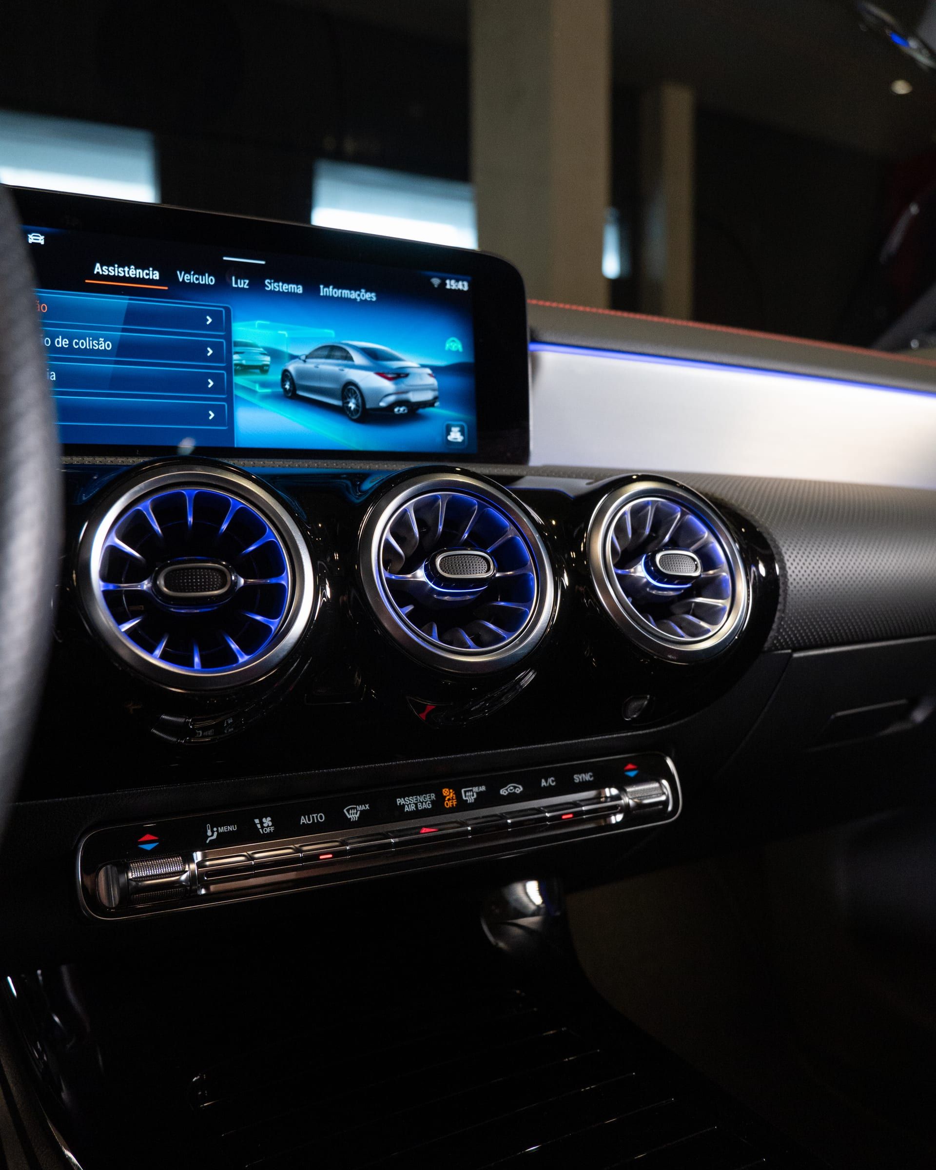 Mercedes-Benz CLA-35 AMG - foto 16