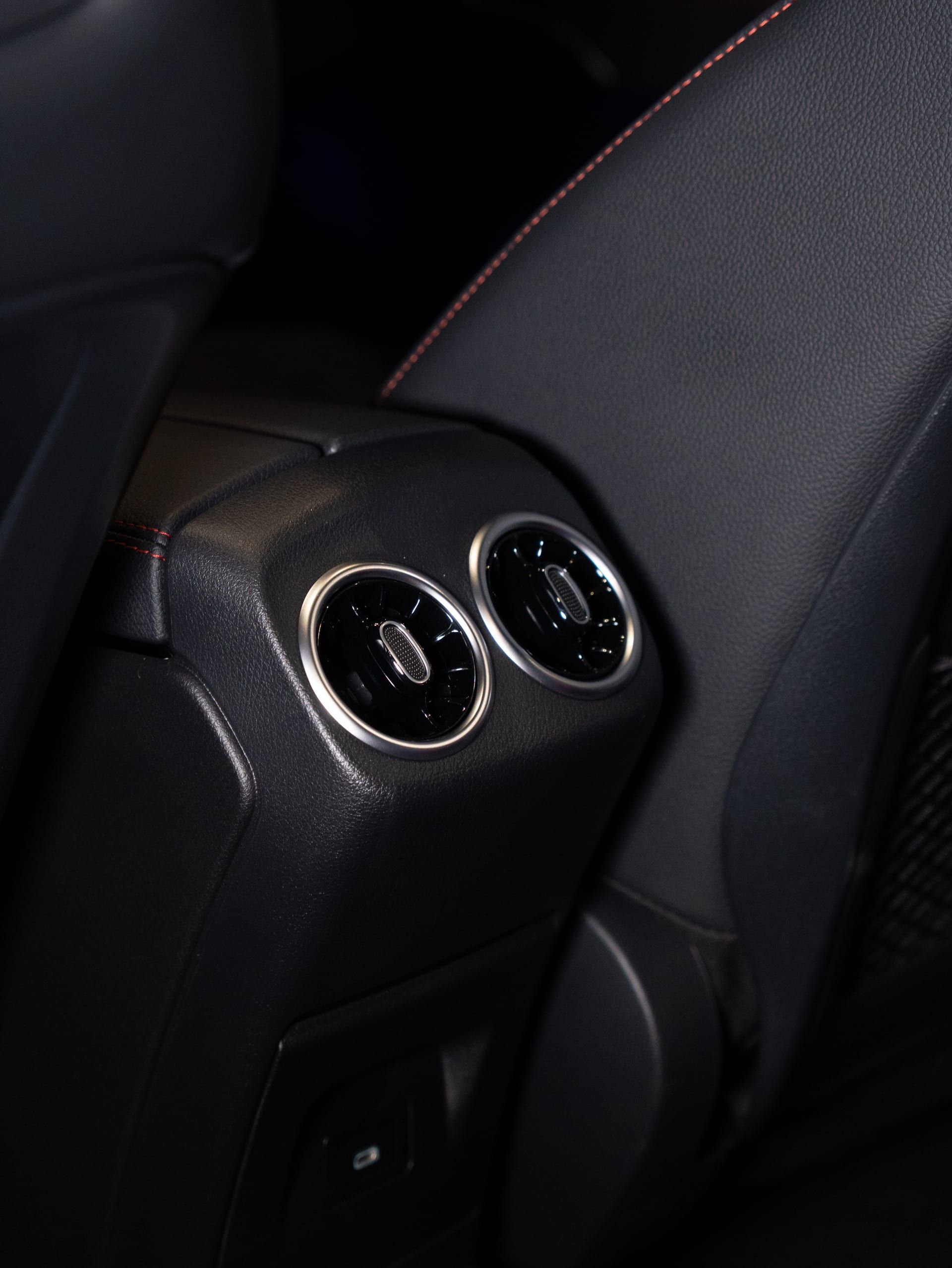 Mercedes-Benz CLA-35 AMG - foto 21