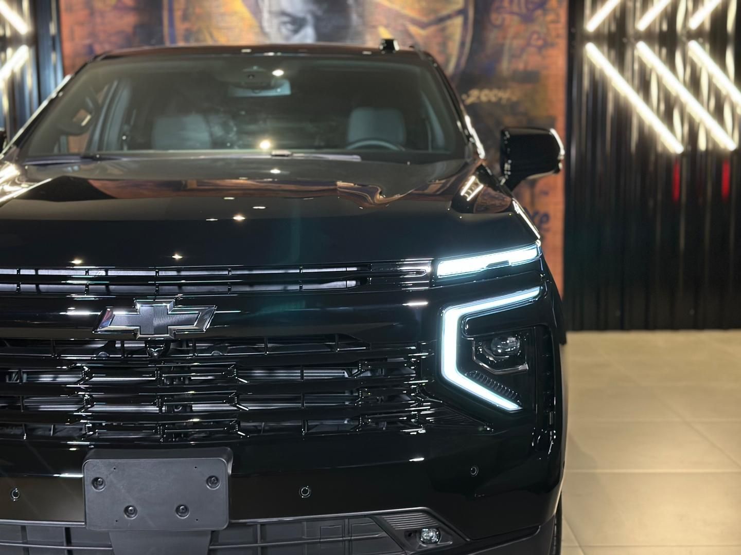 Chevrolet Suburban High Country - foto 2