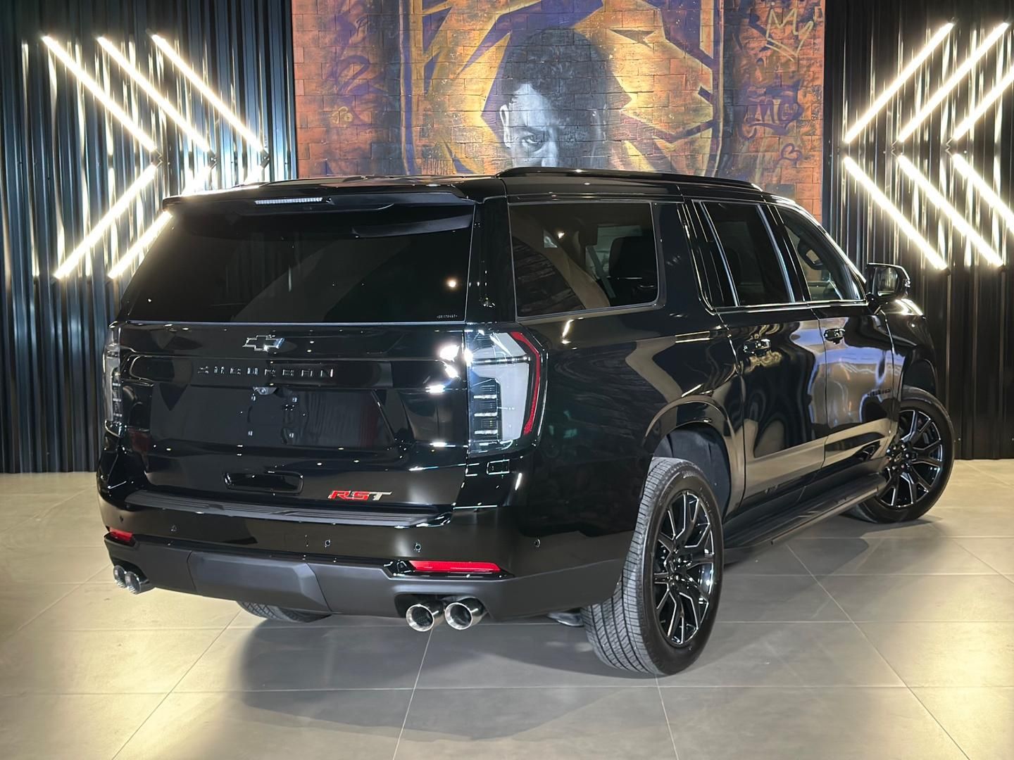 Chevrolet Suburban High Country - foto 7