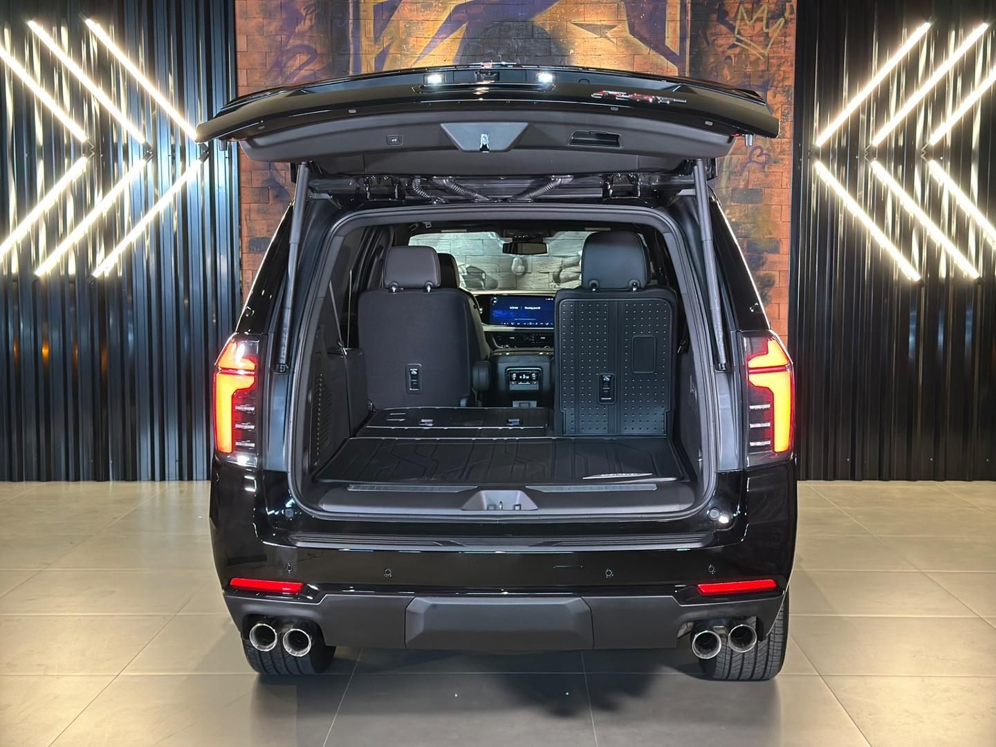 Chevrolet Suburban High Country - foto 10
