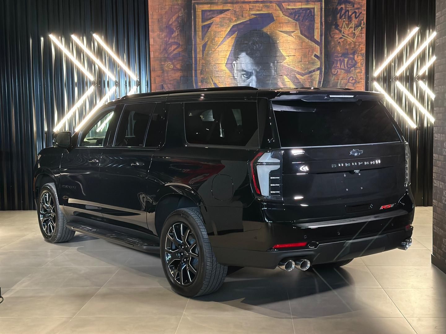 Chevrolet Suburban High Country - foto 11