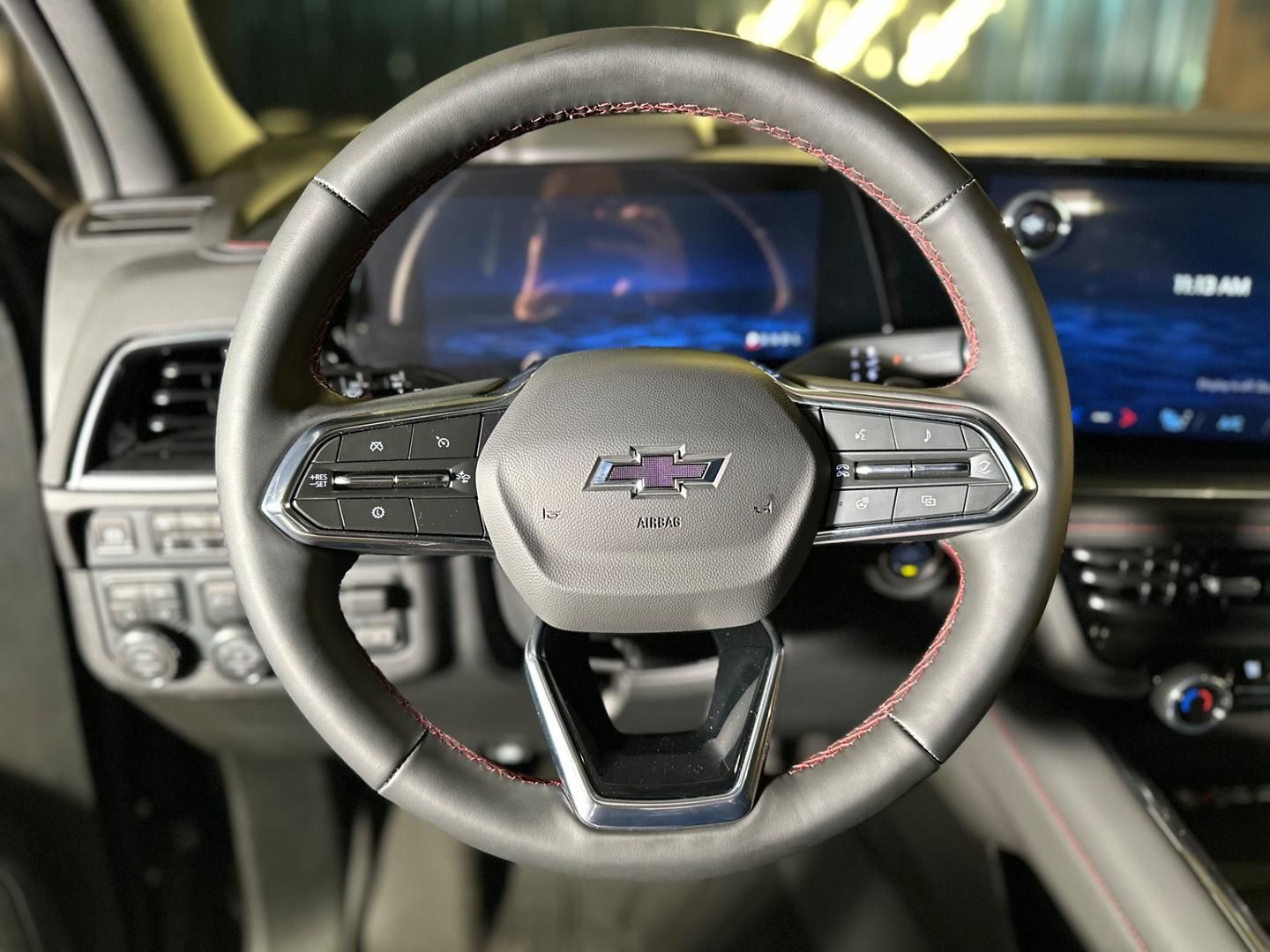 Chevrolet Suburban High Country - foto 12
